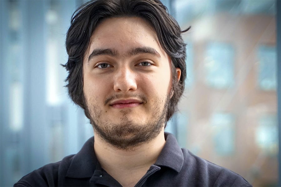 Oliver Loreto smiling in a headshot