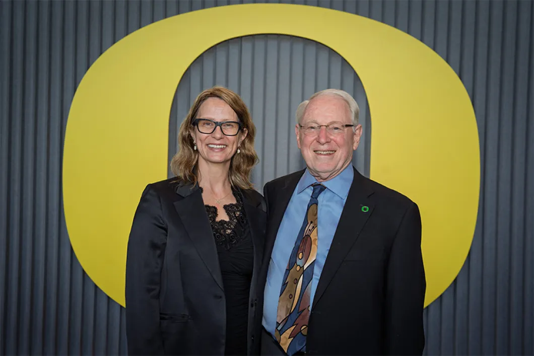 Donors standing in front of the Oregon O