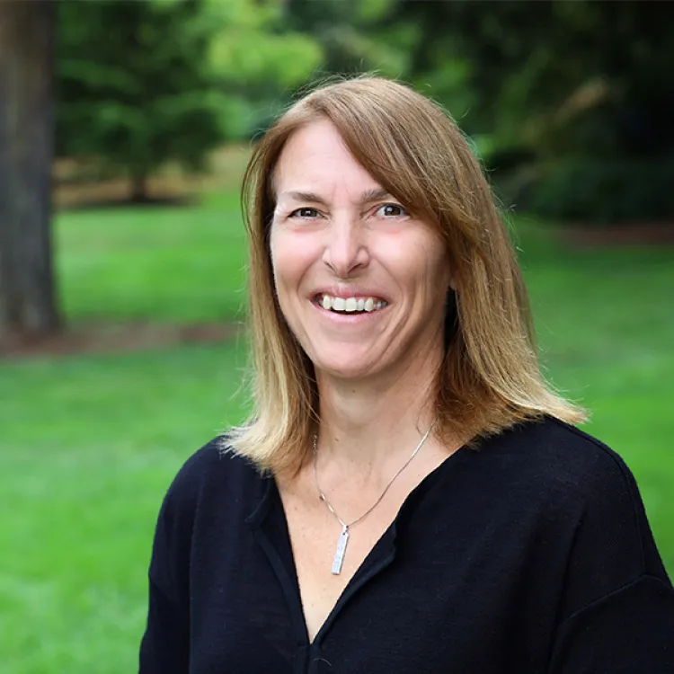 Lauren Anderson headshot