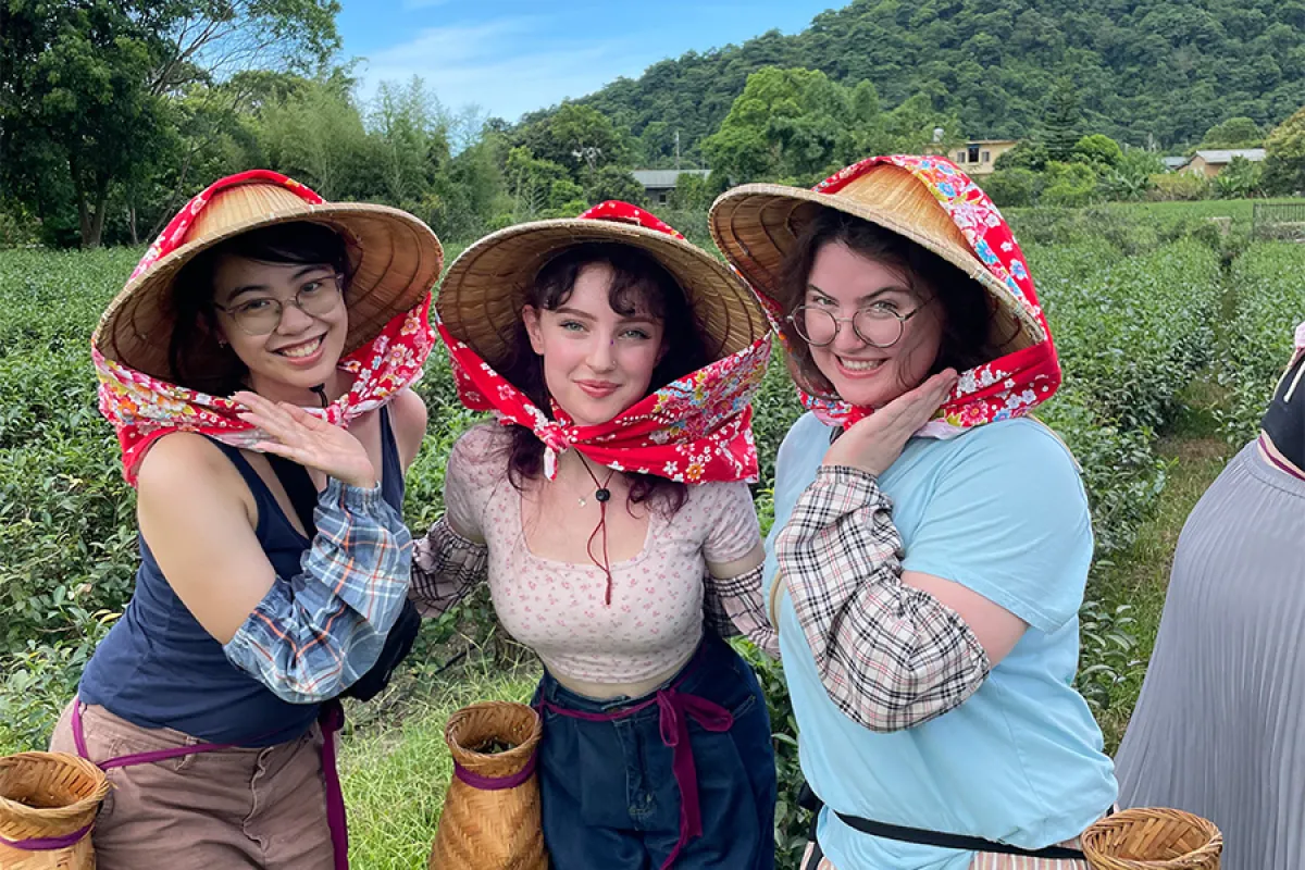 Three UO students in Taiwan